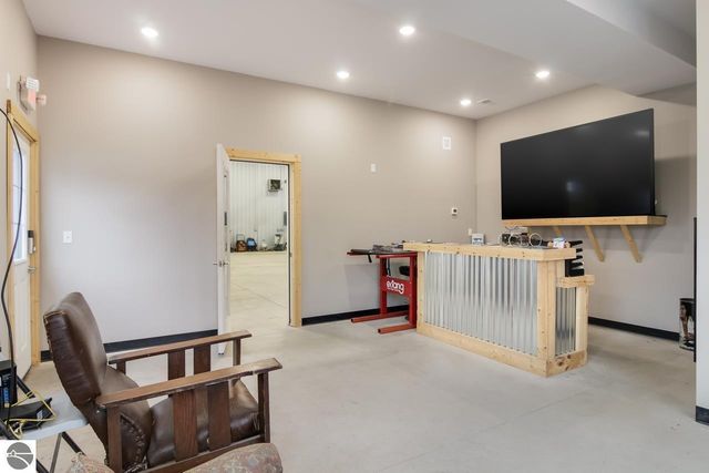 480 E Parkdale Avenue, Manistee, MI 49660