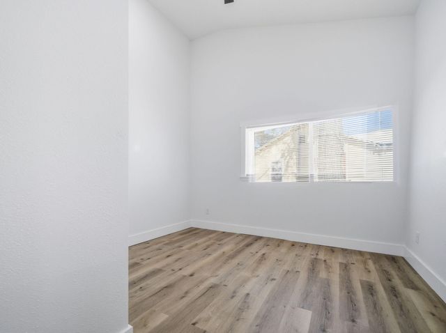 906 N Brown Avenue, Springfield, MO 65802