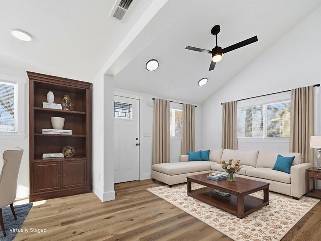 906 N Brown Avenue, Springfield, MO 65802