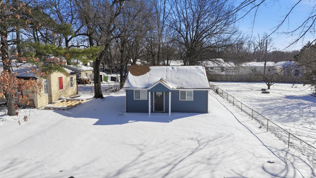 906 N Brown Avenue, Springfield, MO 65802