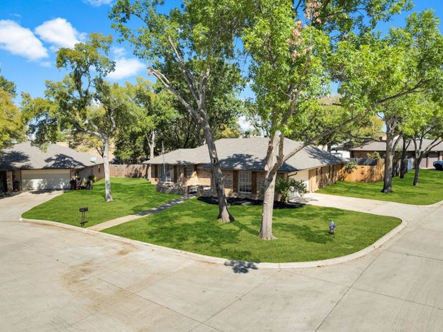 1009 Almond Court, Mansfield, TX 76063
