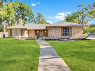 1009 Almond Court, Mansfield, TX 76063