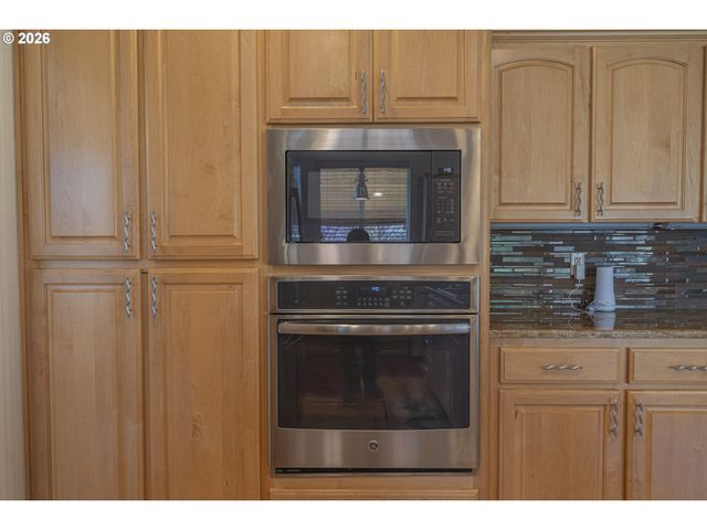 10907 Nw 9TH Ave, Vancouver, WA 98685