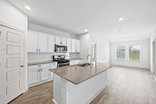 1702 Plantation Place, Baytown, TX 77523
