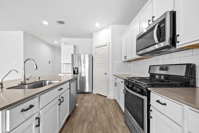 1702 Plantation Place, Baytown, TX 77523