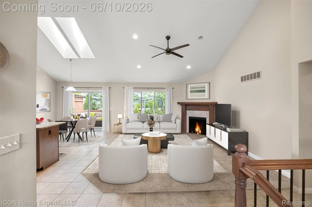 14789 N Park Drive 18, Shelby Charter Township, MI 48315