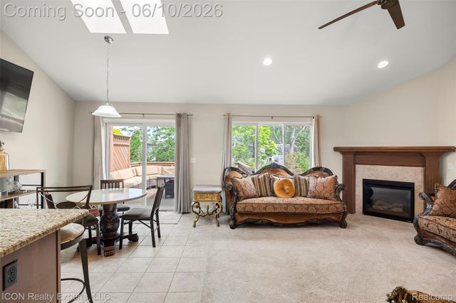 14789 N Park Drive 18, Shelby Charter Township, MI 48315