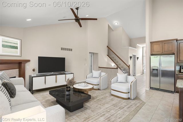 14789 N Park Drive 18, Shelby Charter Township, MI 48315