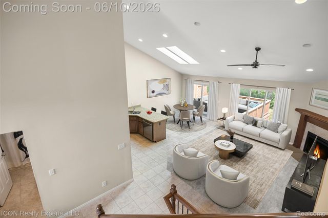 14789 N Park Drive 18, Shelby Charter Township, MI 48315