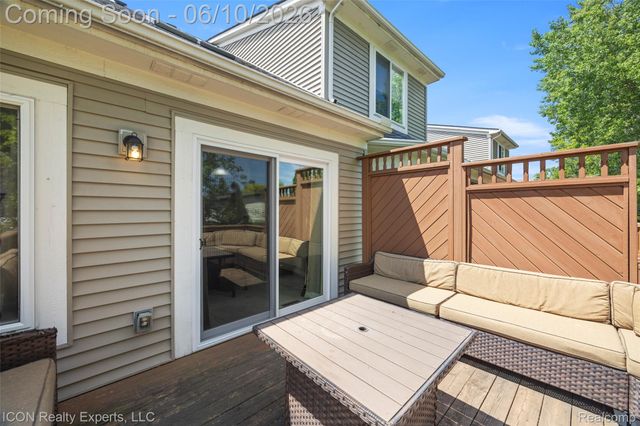 14789 N Park Drive 18, Shelby Charter Township, MI 48315