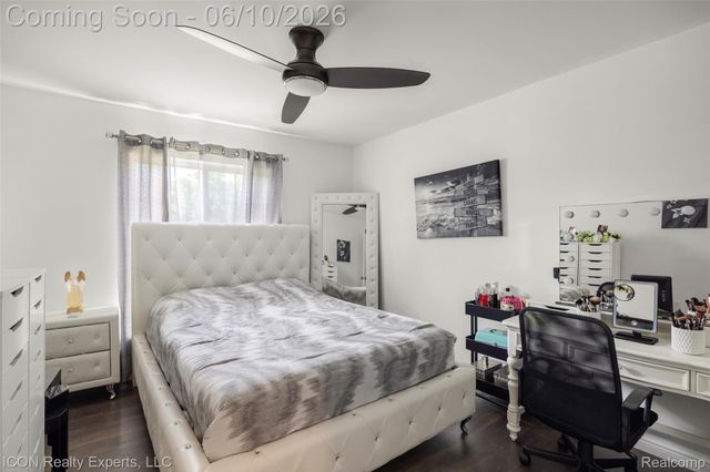 14789 N Park Drive 18, Shelby Charter Township, MI 48315