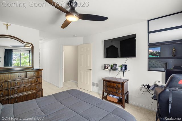 14789 N Park Drive 18, Shelby Charter Township, MI 48315