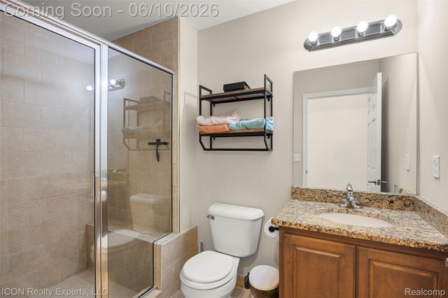 14789 N Park Drive 18, Shelby Charter Township, MI 48315