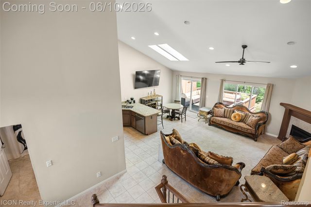 14789 N Park Drive 18, Shelby Charter Township, MI 48315