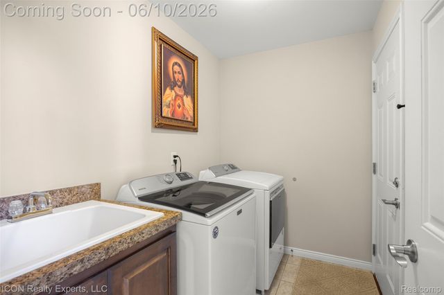 14789 N Park Drive 18, Shelby Charter Township, MI 48315
