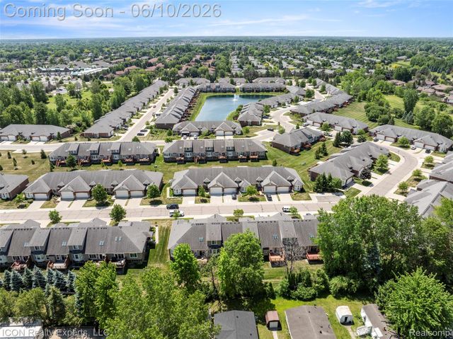 14789 N Park Drive 18, Shelby Charter Township, MI 48315