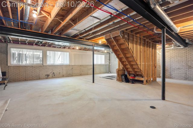 14789 N Park Drive 18, Shelby Charter Township, MI 48315