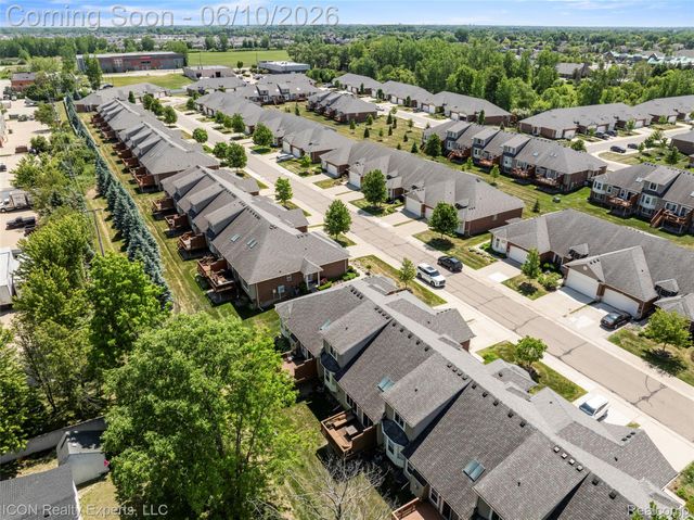 14789 N Park Drive 18, Shelby Charter Township, MI 48315