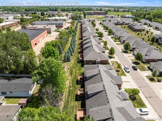 14789 N Park Drive 18, Shelby Charter Township, MI 48315