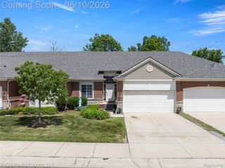 14789 N Park Drive 18, Shelby Charter Township, MI 48315