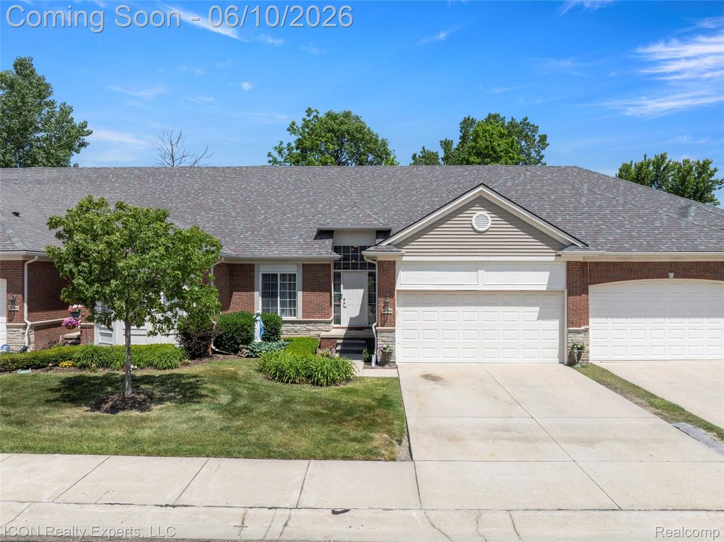 14789 N Park Drive 18, Shelby Charter Township, MI 48315