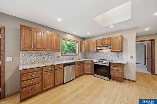 5601 Elk Circle, Lincoln, NE 68516
