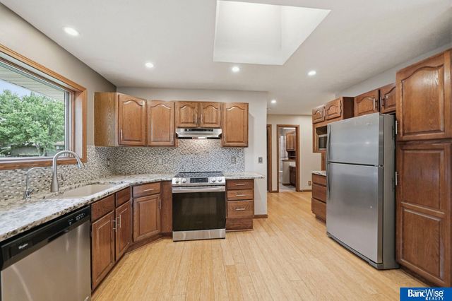 5601 Elk Circle, Lincoln, NE 68516