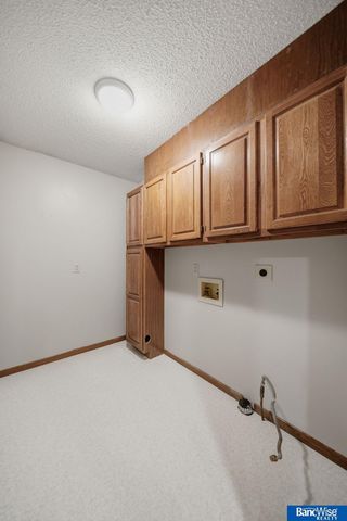 5601 Elk Circle, Lincoln, NE 68516
