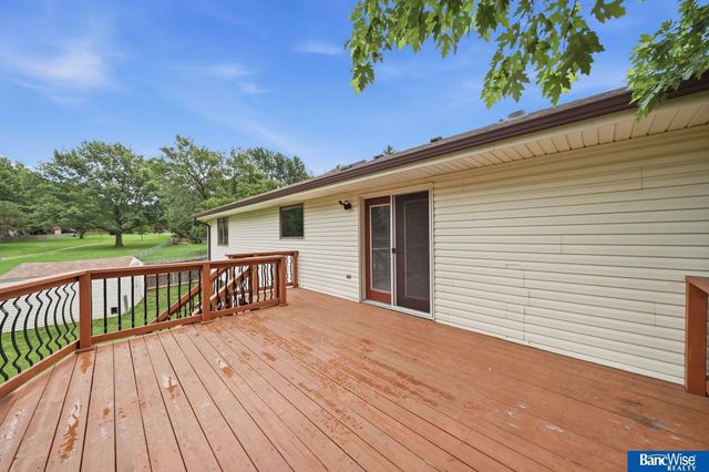 5601 Elk Circle, Lincoln, NE 68516