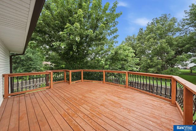 5601 Elk Circle, Lincoln, NE 68516
