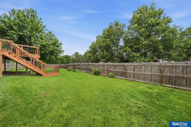 5601 Elk Circle, Lincoln, NE 68516