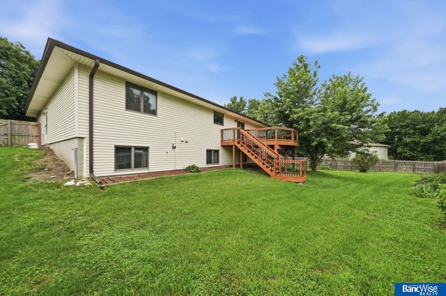 5601 Elk Circle, Lincoln, NE 68516