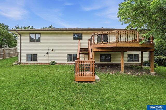 5601 Elk Circle, Lincoln, NE 68516