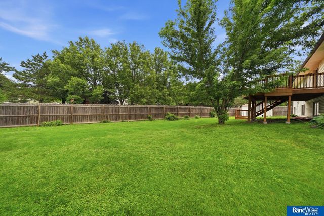 5601 Elk Circle, Lincoln, NE 68516