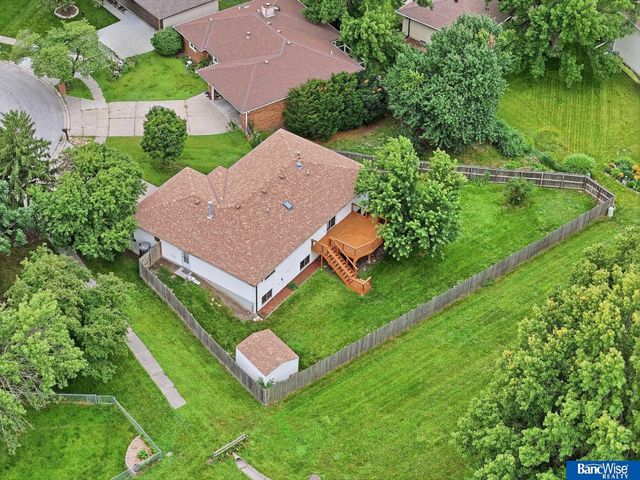 5601 Elk Circle, Lincoln, NE 68516