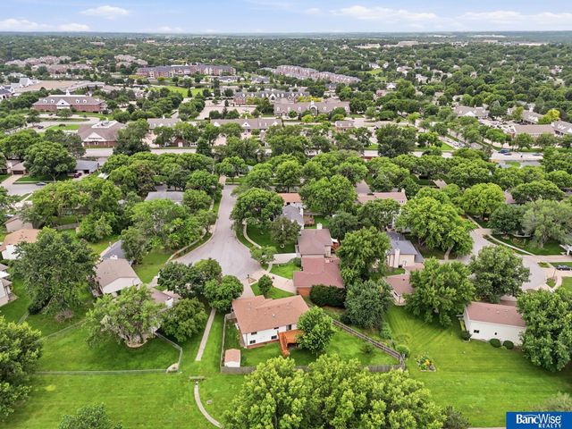 5601 Elk Circle, Lincoln, NE 68516