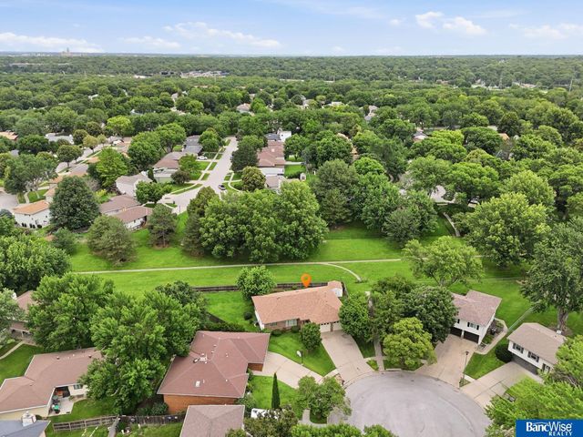 5601 Elk Circle, Lincoln, NE 68516