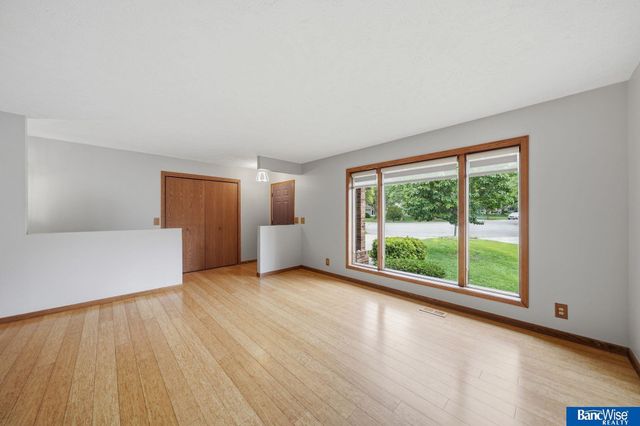 5601 Elk Circle, Lincoln, NE 68516