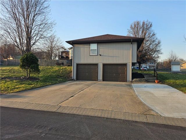 500 N Saville Court, Independence, MO 64050