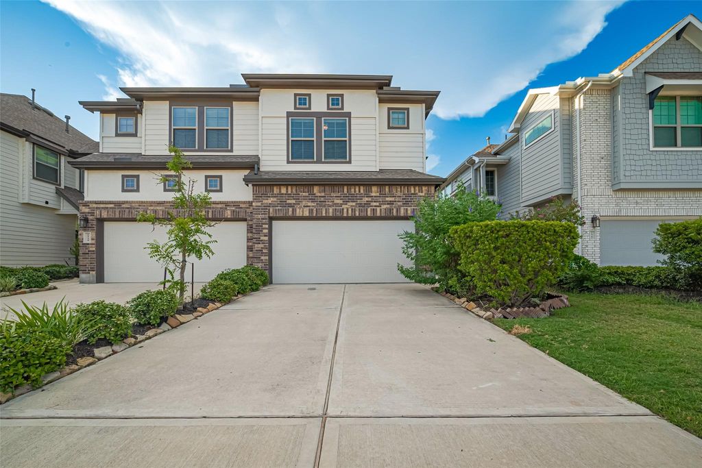 1563 Rustling Creek Drive, Missouri City, TX 77459