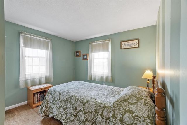 74 Harlem St, Lowell, MA 01854