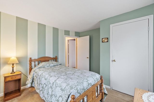 74 Harlem St, Lowell, MA 01854