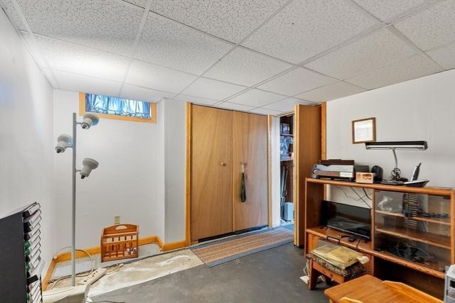 74 Harlem St, Lowell, MA 01854