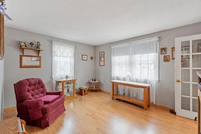 74 Harlem St, Lowell, MA 01854