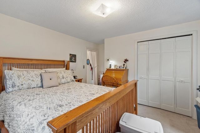 74 Harlem St, Lowell, MA 01854