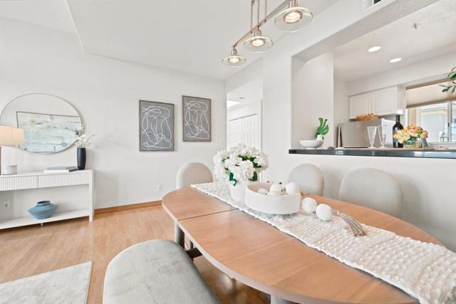88 17th Avenue 304, San Mateo, CA 94402