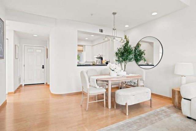 88 17th Avenue 304, San Mateo, CA 94402