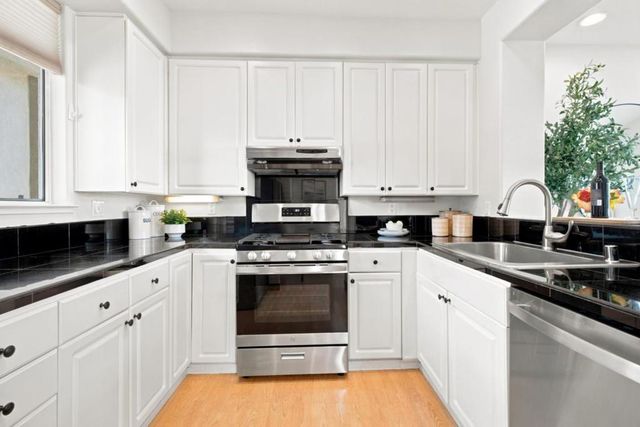 88 17th Avenue 304, San Mateo, CA 94402