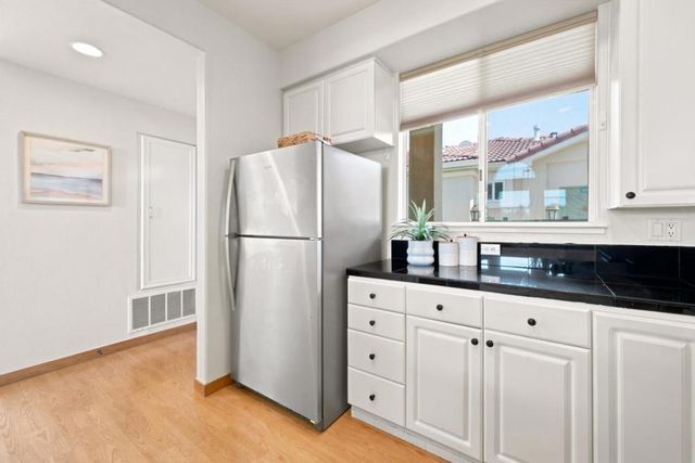 88 17th Avenue 304, San Mateo, CA 94402