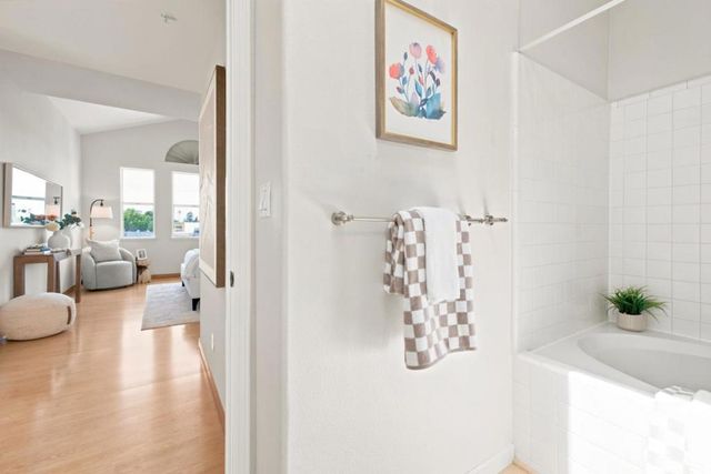 88 17th Avenue 304, San Mateo, CA 94402